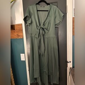 Elegant Green Tie-Front Dress